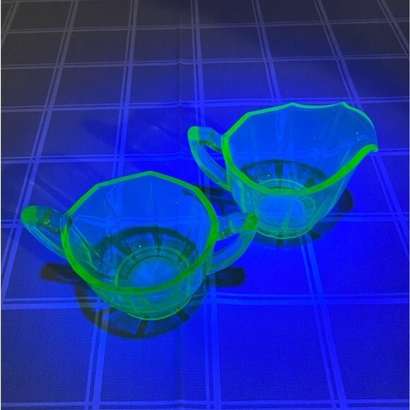 Vtg Green Uranium Vaseline Depression Glass Sugar Bowl & Creamer Set Glow Green - Picture 2 of 9